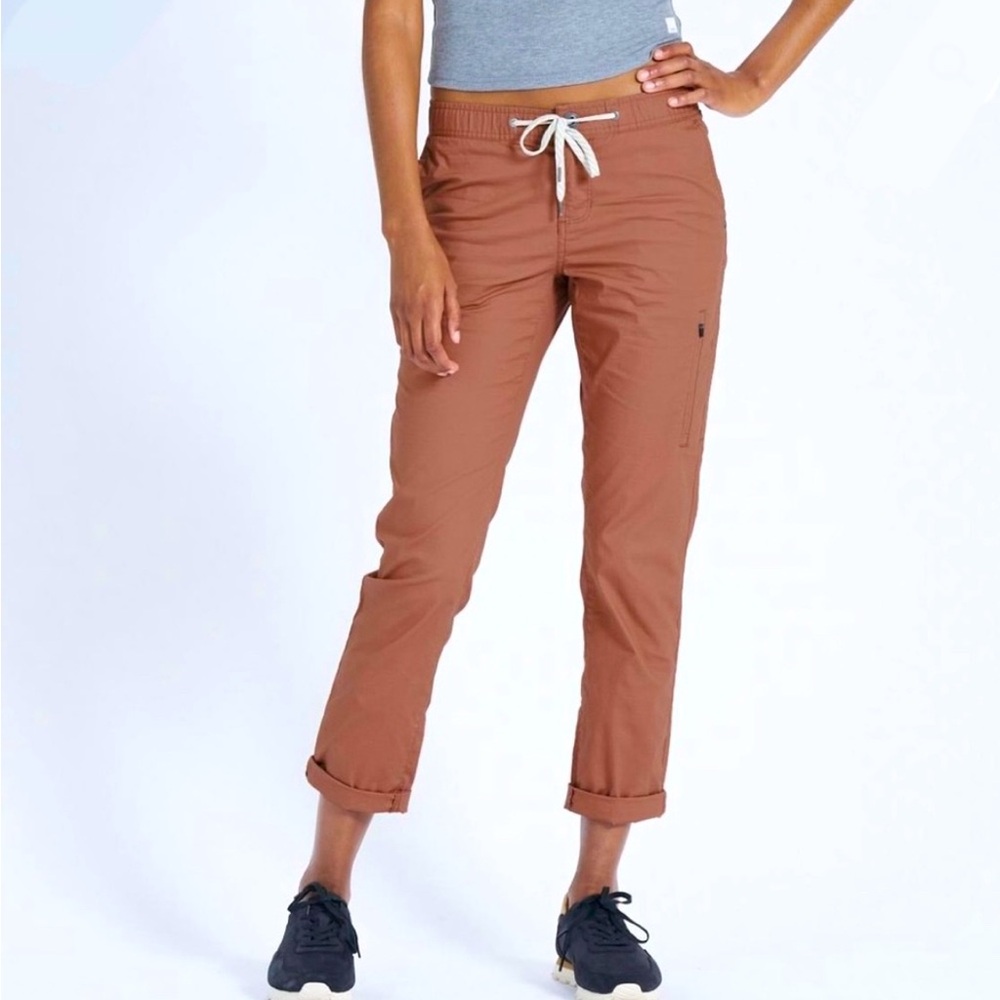 Vuori Ripstop small salmon tapered leg athleisure pant